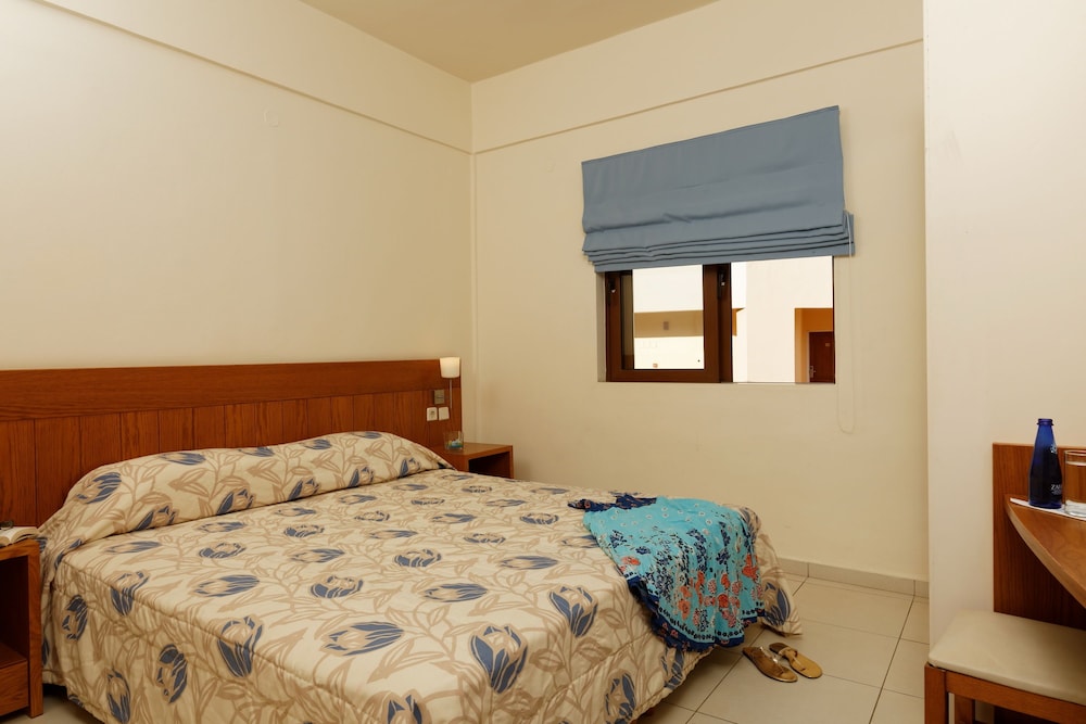 2 BEDROOMS, APARTMENT
