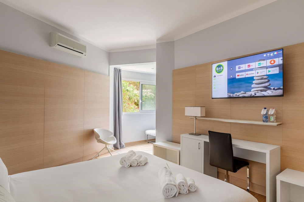 Superior, Triple, Queen Bed, Sofa, B&B Hotel Park Hotel Suisse Santa Margherita Ligure 4/8