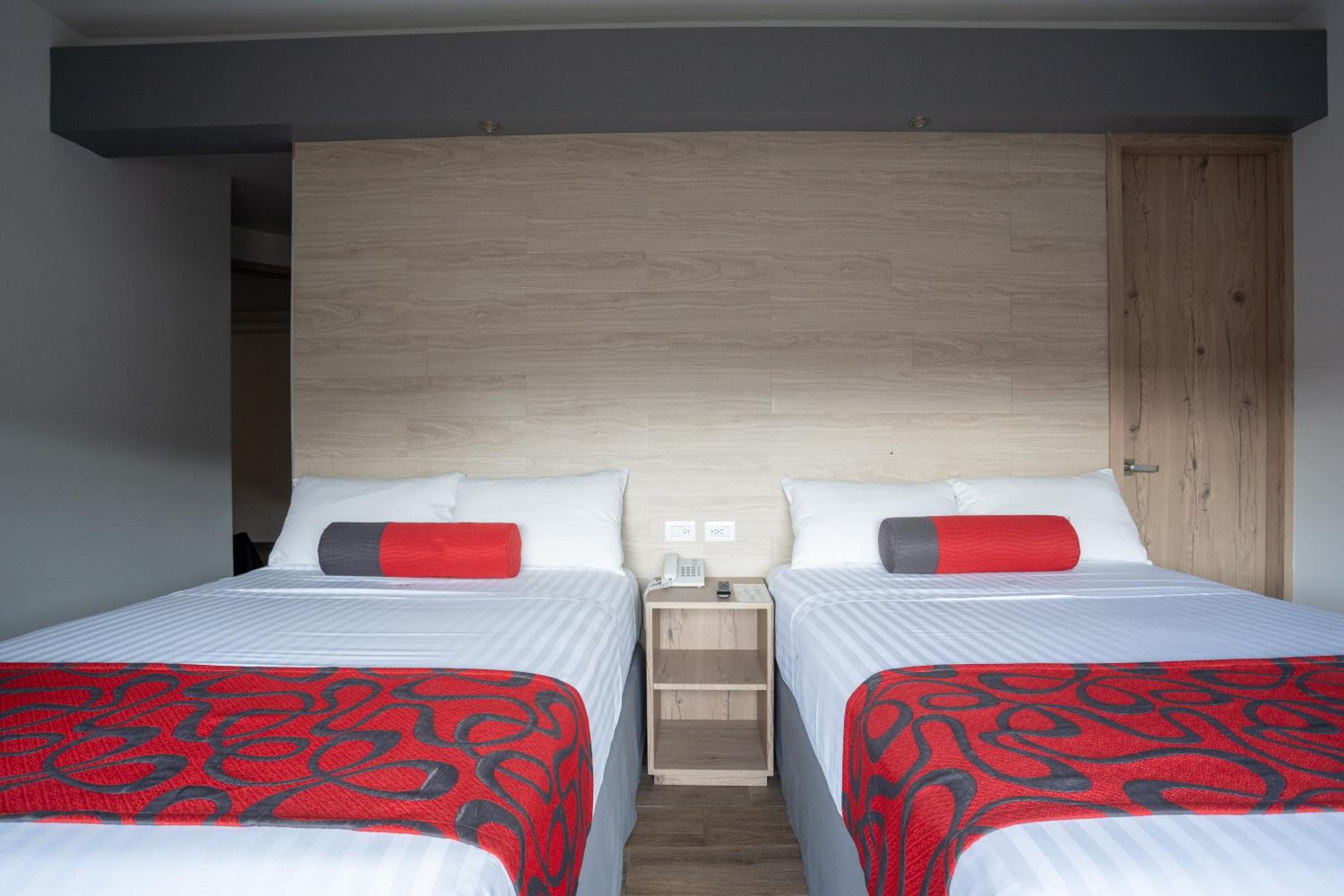 غرفة بسريرين مزدوجين، Hotel Roble 6/8