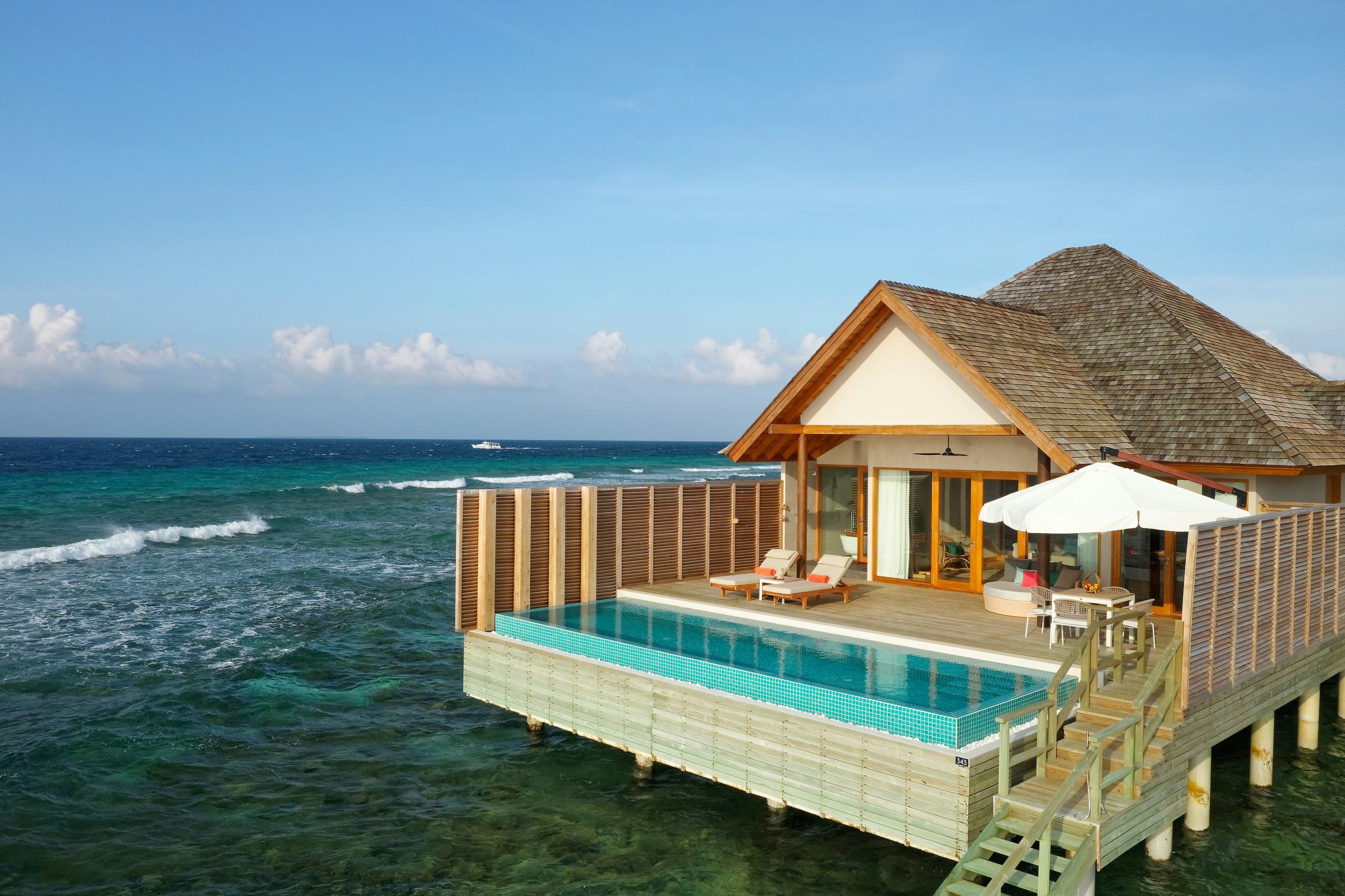 Emerald Faarufushi Resort and Spa 88/94