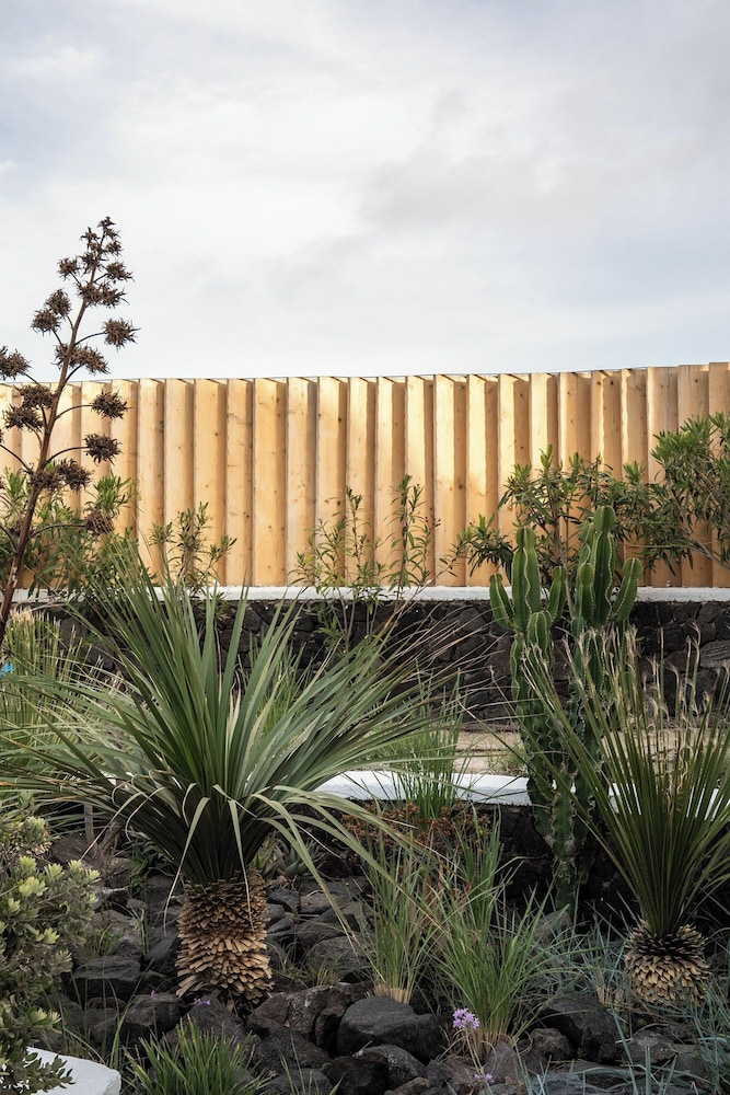 Amor Hideaway Villas by Mr and Mrs White 32/46