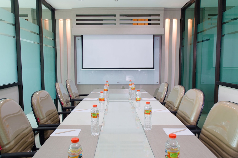 Makati Hotel Cibitung 41/52