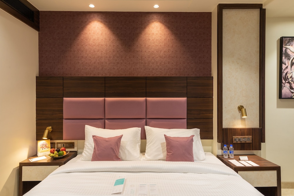 غرفة ديلوكس بسرير كينج، Royal Rawal - Luxury Boutique Hotel 3/4