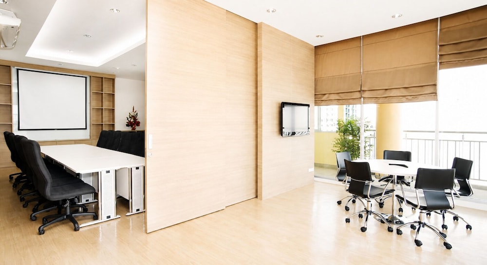 Golden Pearl Residences 40/50