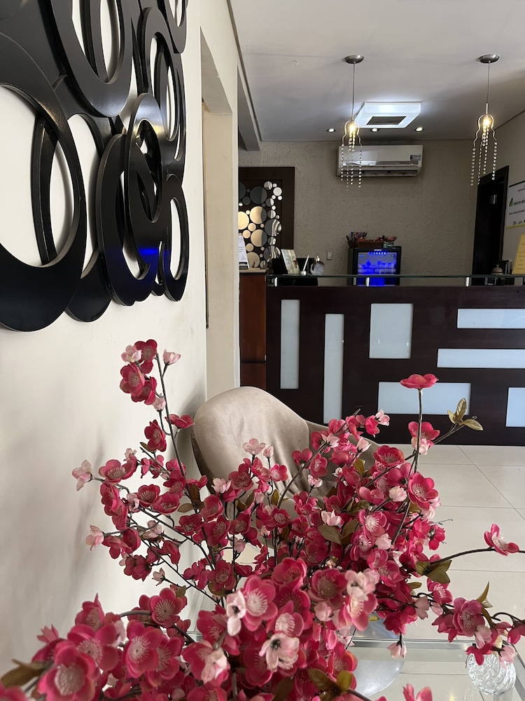 Maximus Sottile Hotel 50/57