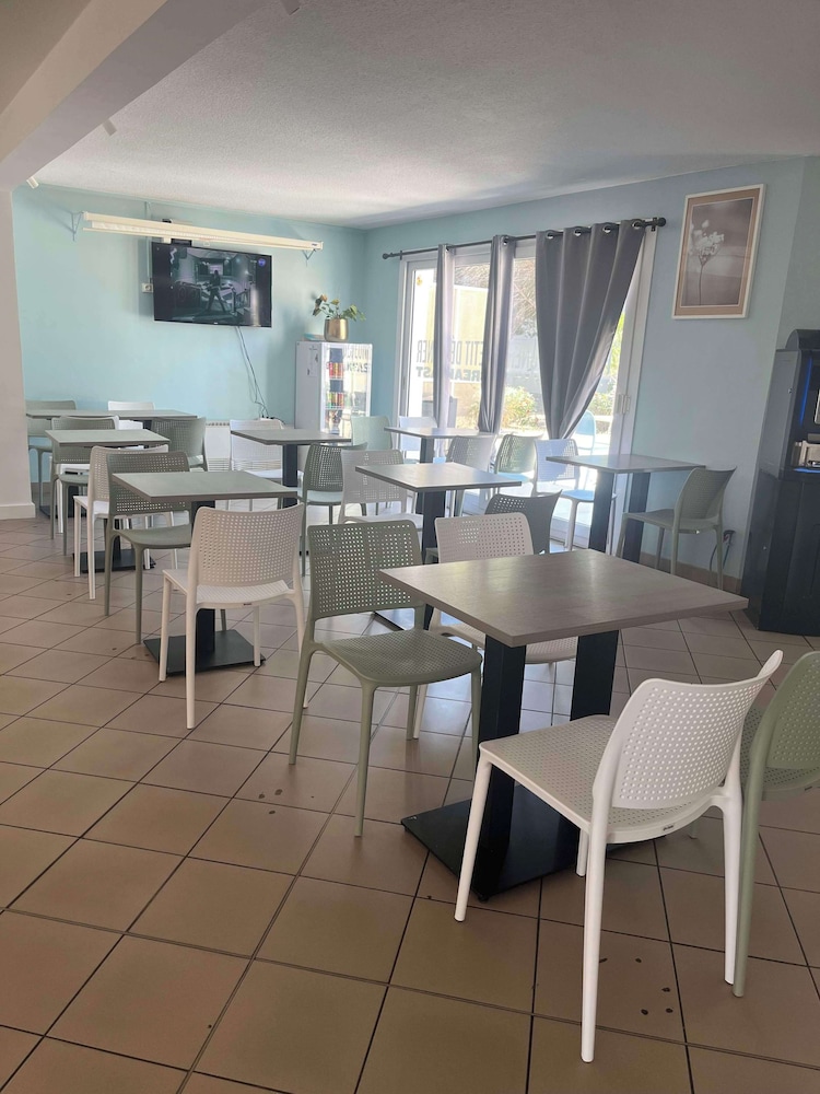 KYRIAD PERPIGNAN NORD - RIVESALTES 24/32