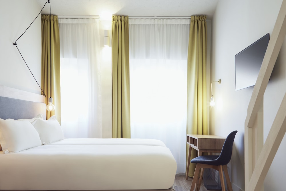 غرفة عائلية بسرير كوين وأسرّة بطابقين في الملحق