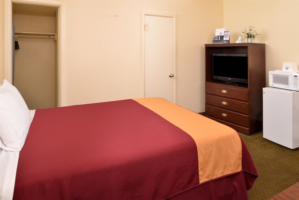 Americas Best Value Inn Ozona 13/22