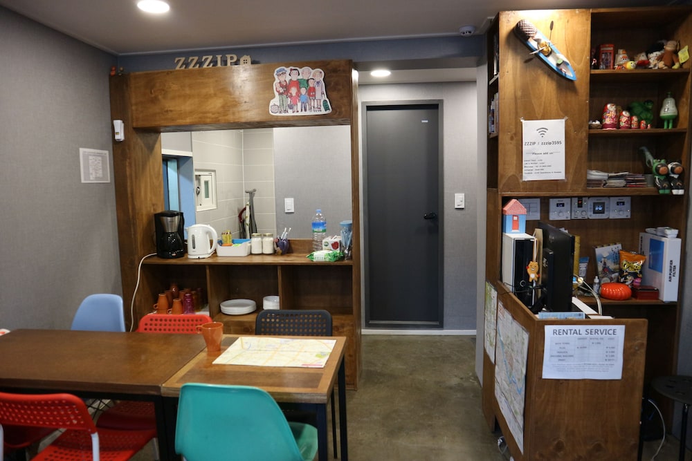Zzzip Guest House 33/47