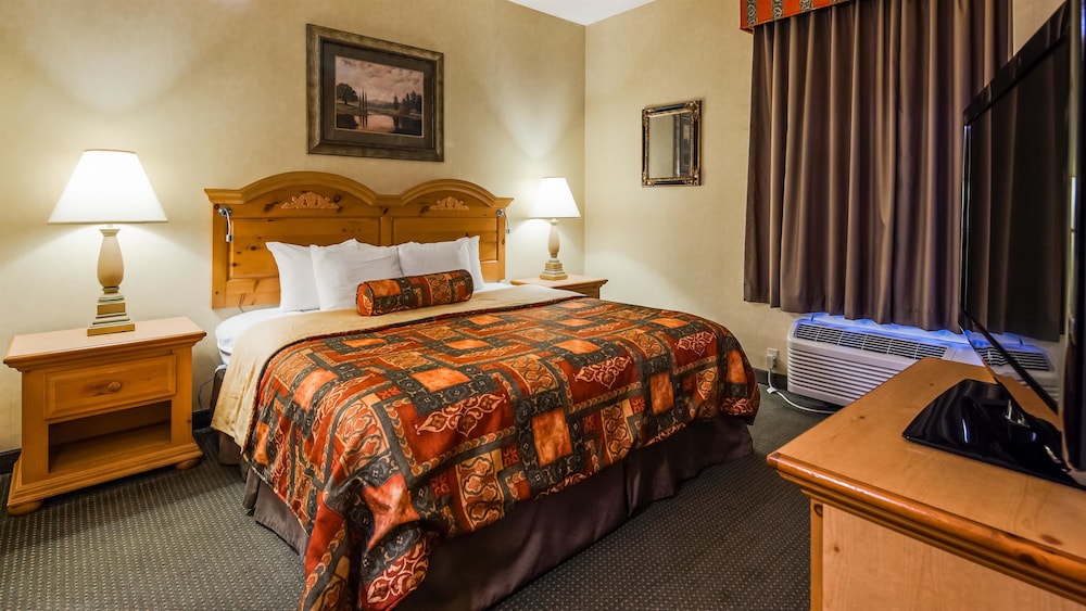 Best Western Plus Revere Inn & Suites 9/39