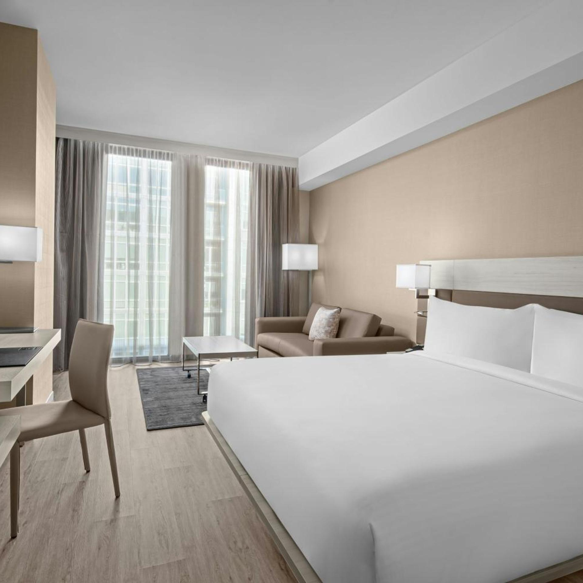 Room, King Bed, Capitol View