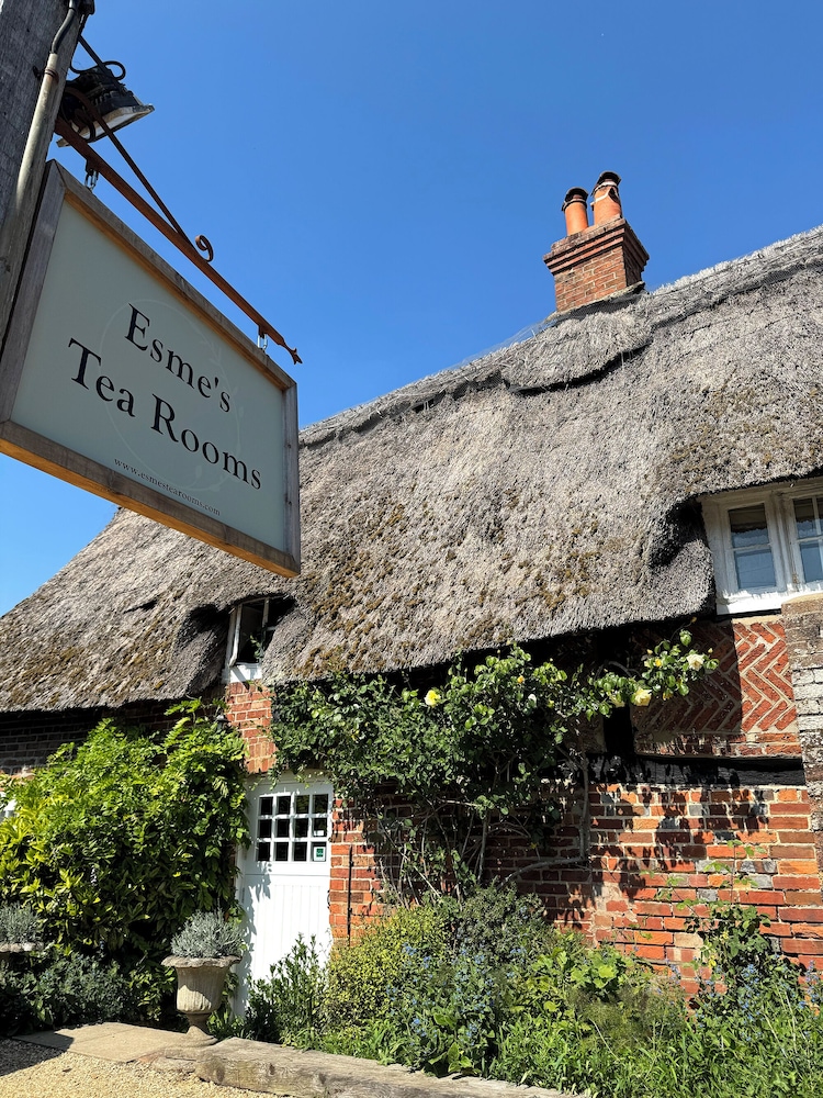 Thatched Cottage 3/67