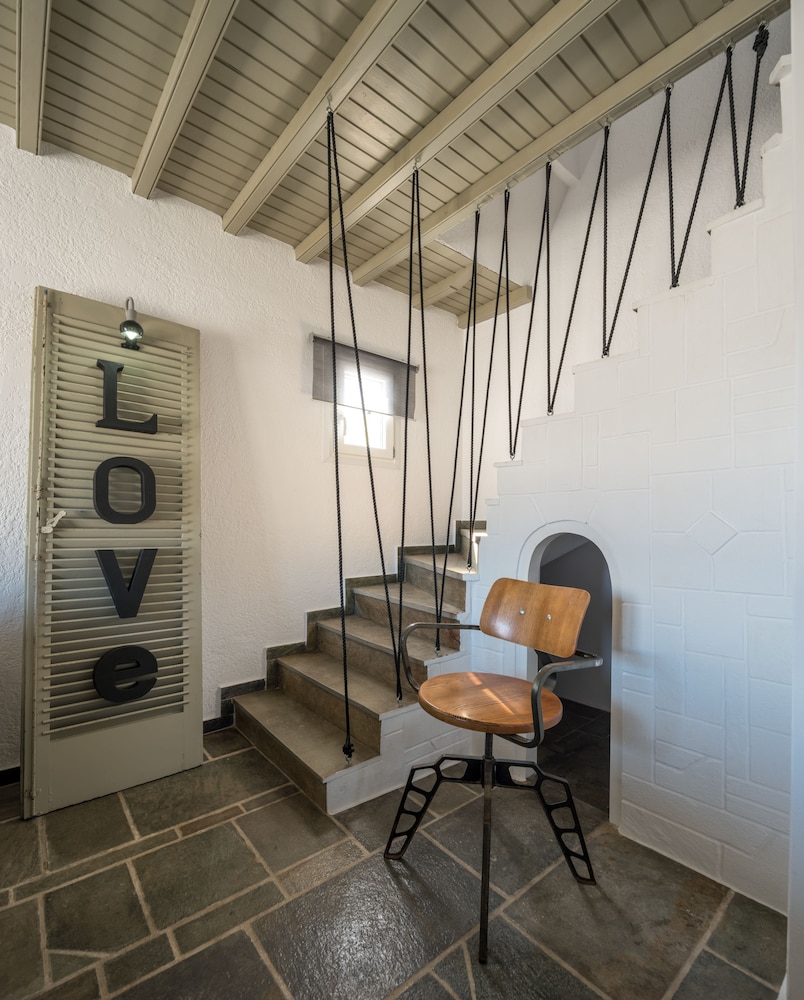 OLIVE MYKONOS VILLAS 11/73
