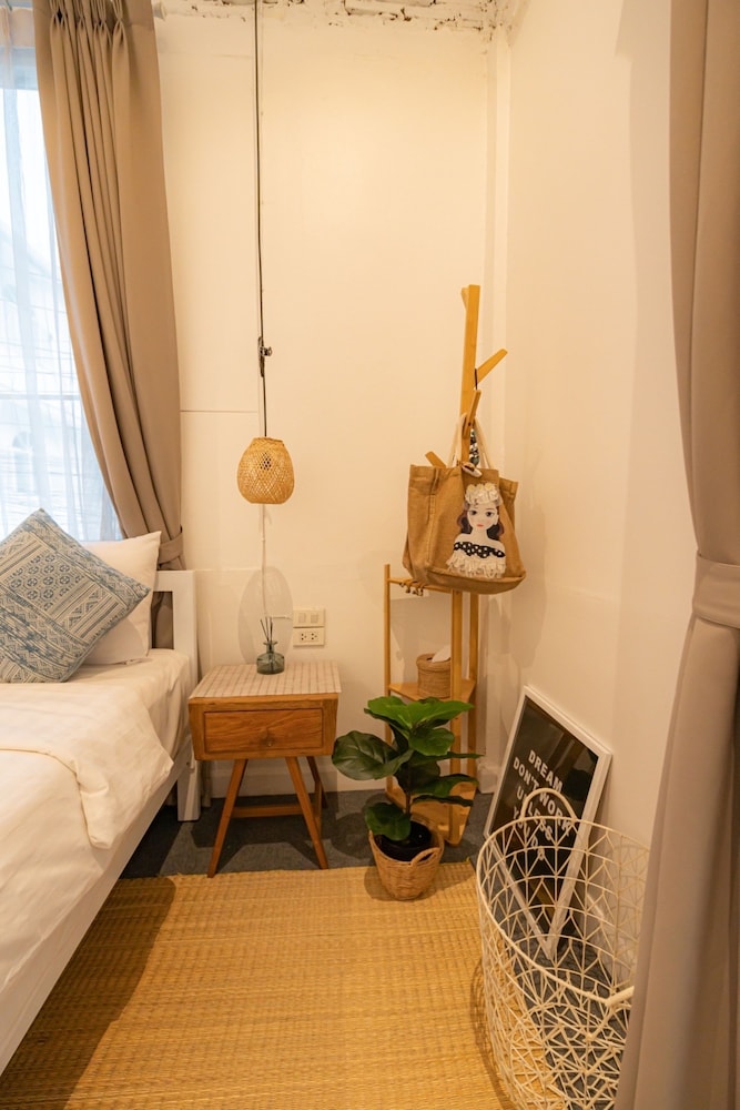 Oon Poshtel 33/50