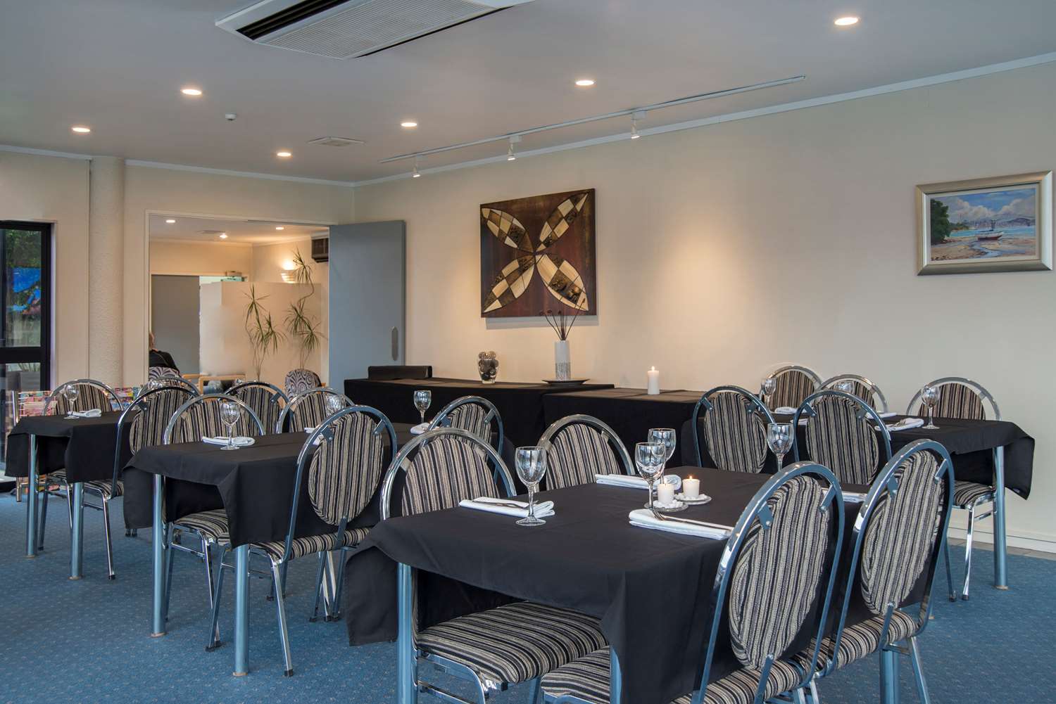 Best Western Ellerslie International 10/13