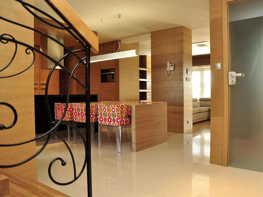 Sleepwalker Boutique Suites 3/79