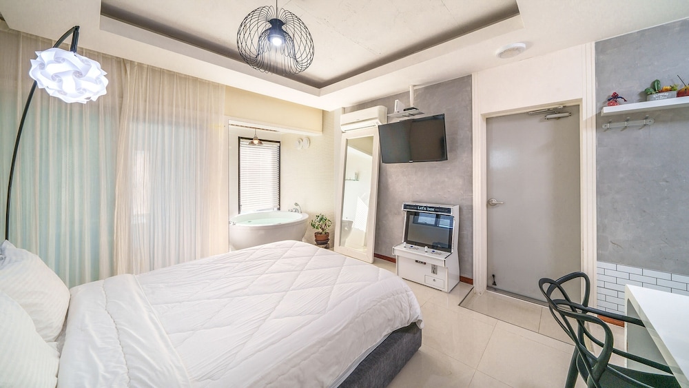 Gyeongju 20Th Street Pension 16/50