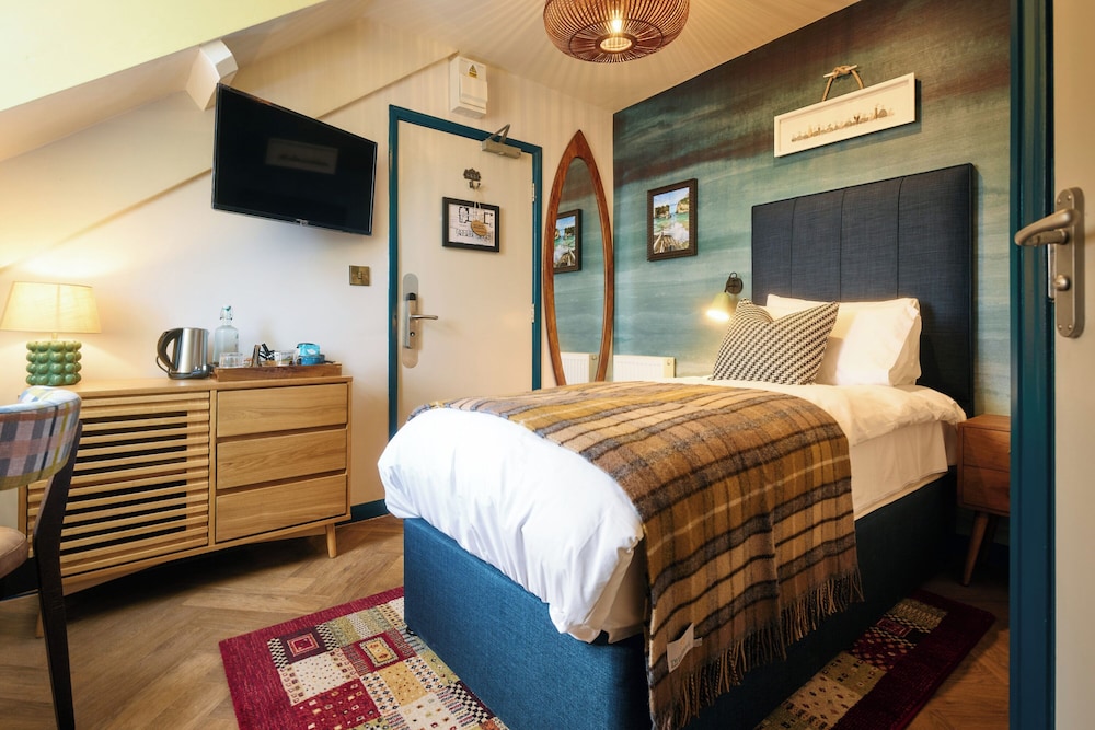 COMFORT, CABIN