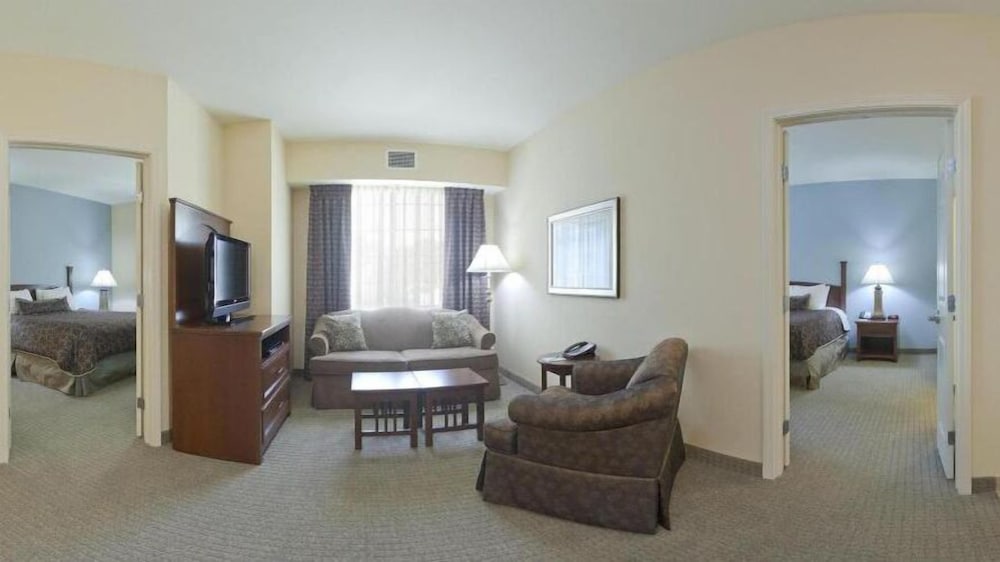 Staybridge Suites Lafayette Airport 33/63