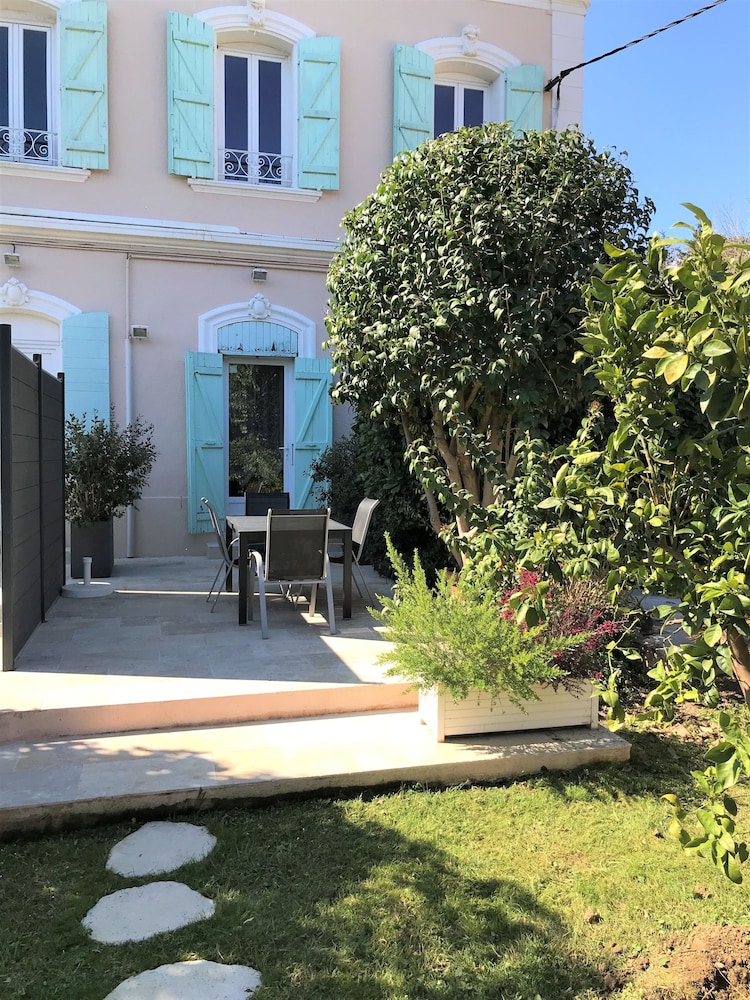 Domaine De L Aufrene 37/50