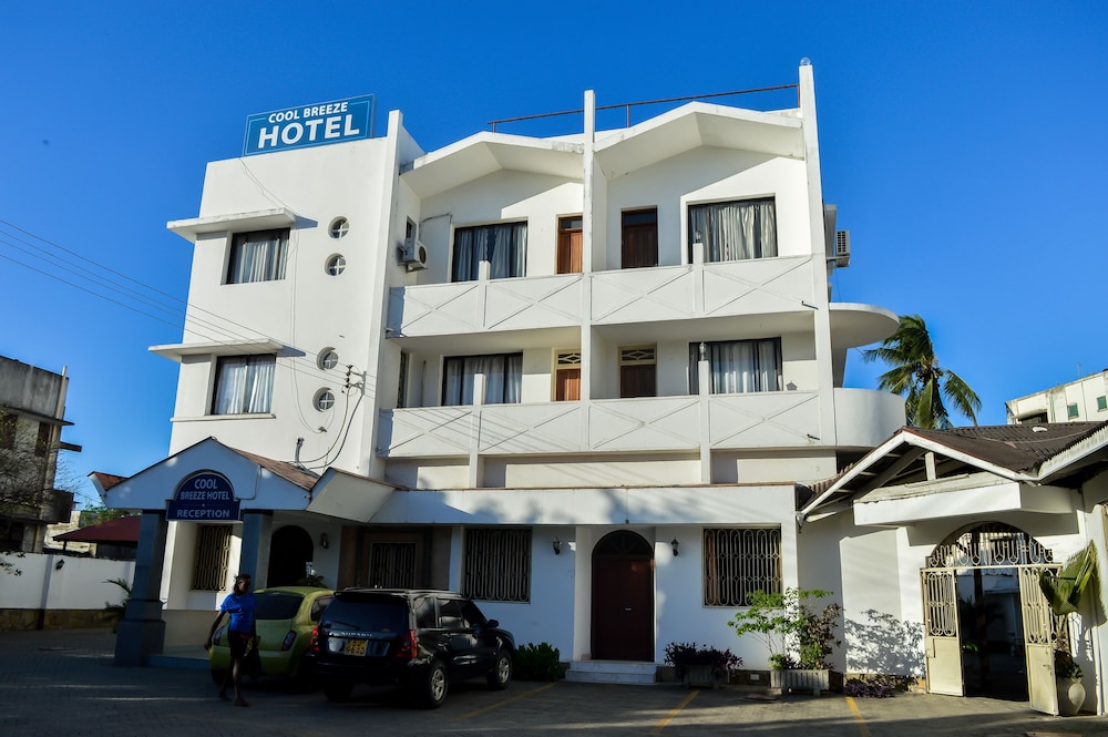Cool Breeze Hotel 1/29