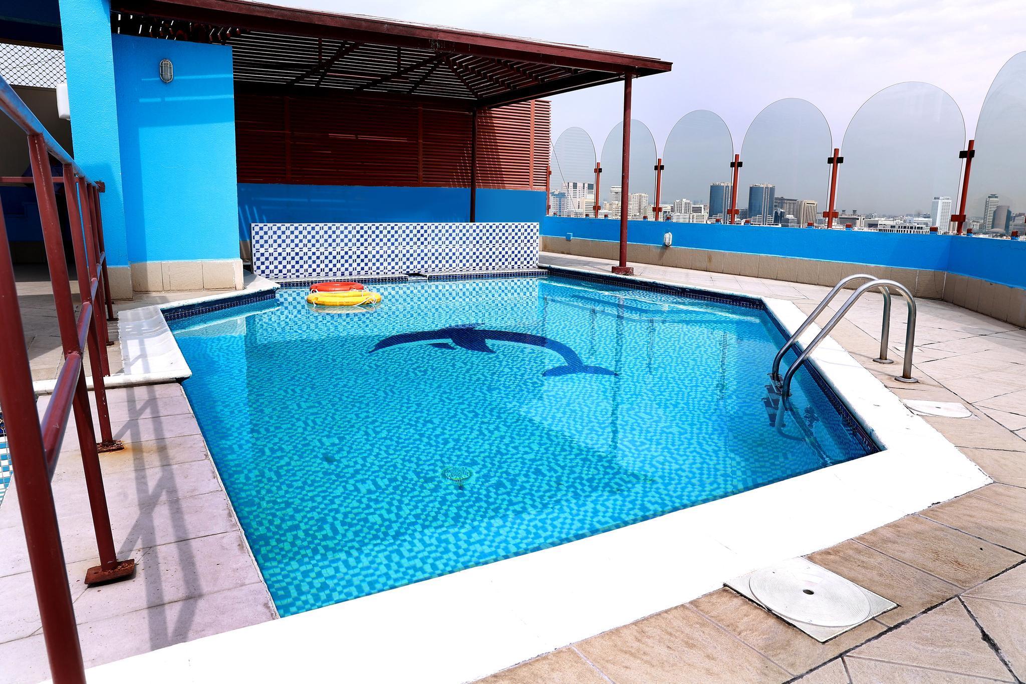 swimming pool spa