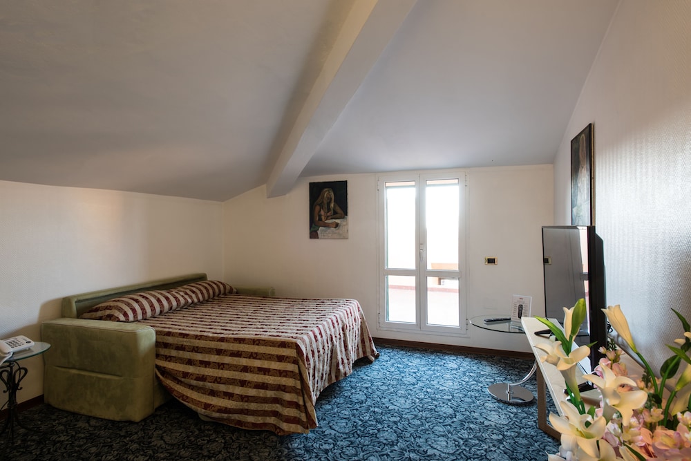 Hotel Centrale 14/27