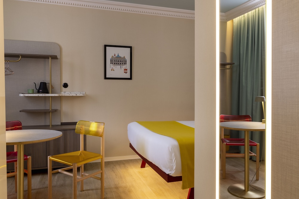 Hotel de La Paix Paris 44/68
