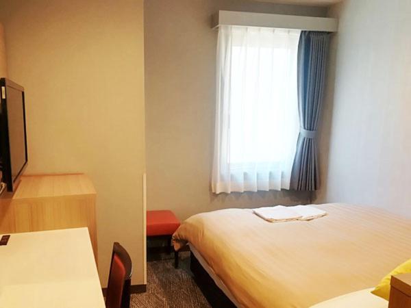 ECONOMY, DOUBLE BED, SMOKING