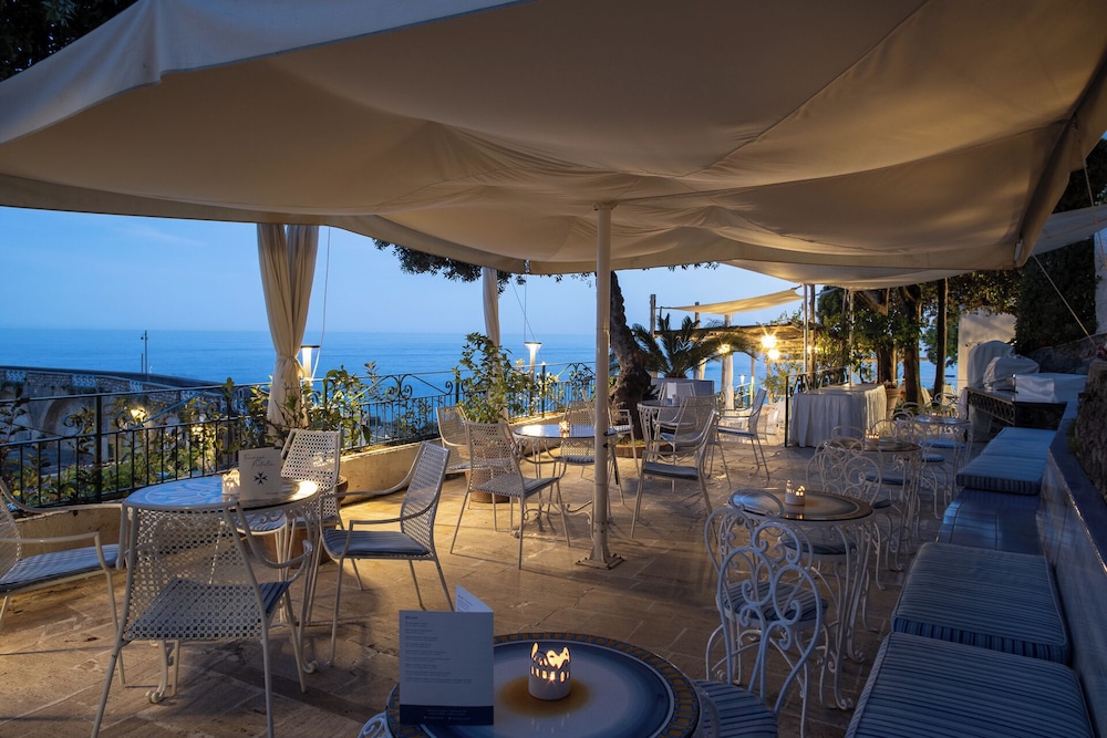 Hotel Aurora Amalfi 38/50