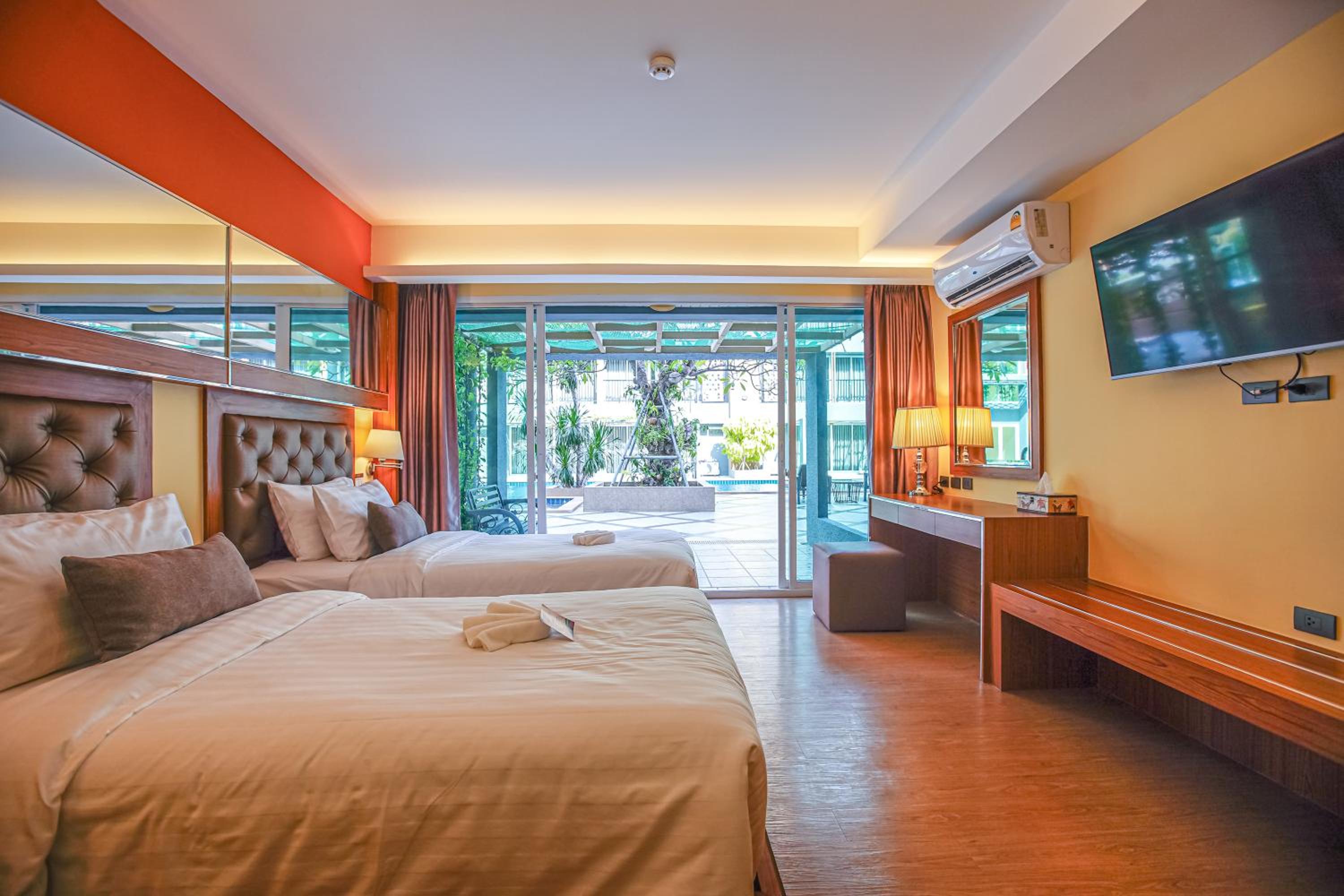 Room, Double or Twin Bed, Pool Access