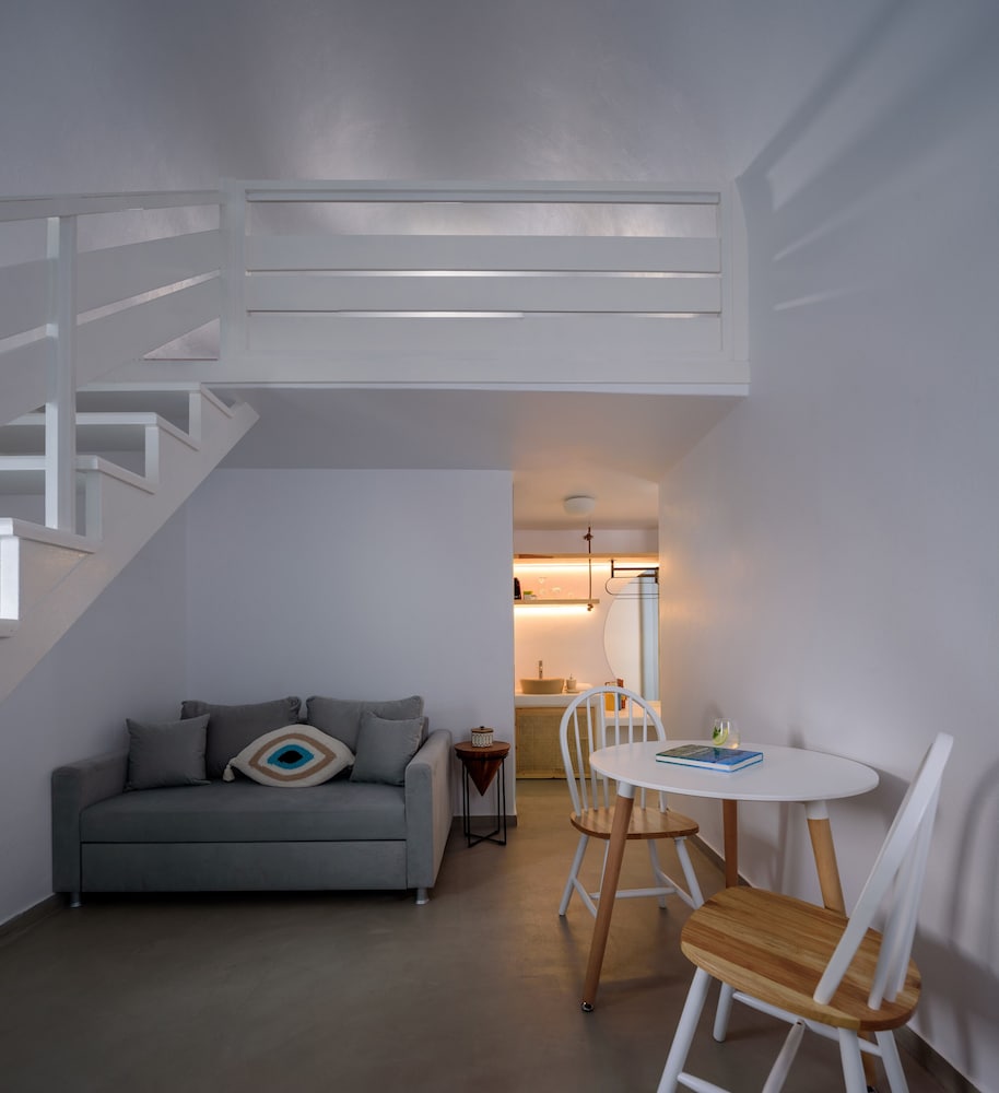Kalestesia Suites 99/120