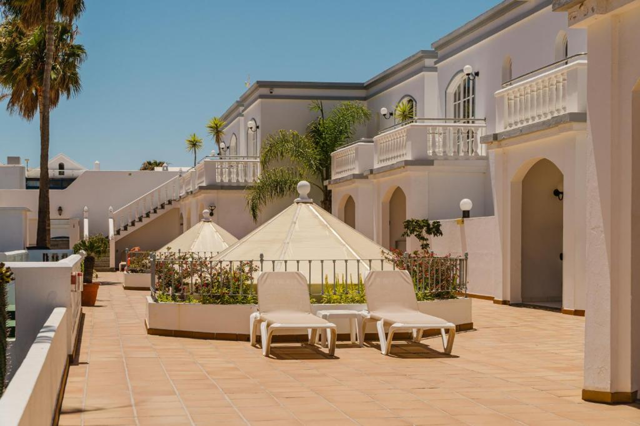 Corona Mar Apartments - Select Adults PLUS 16 28/30