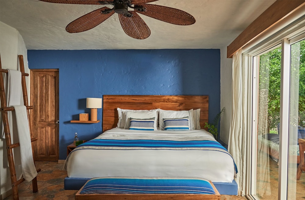 STANDARD, KING BED, TERRACE