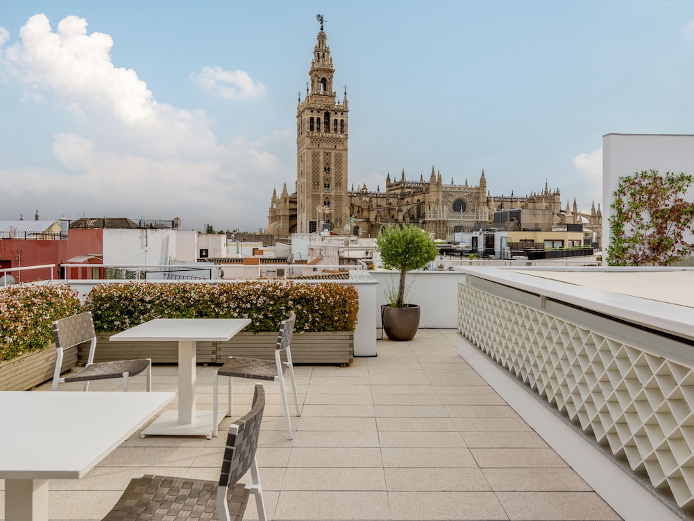 Sevilla Luxury Rentals - Catedral 44/48