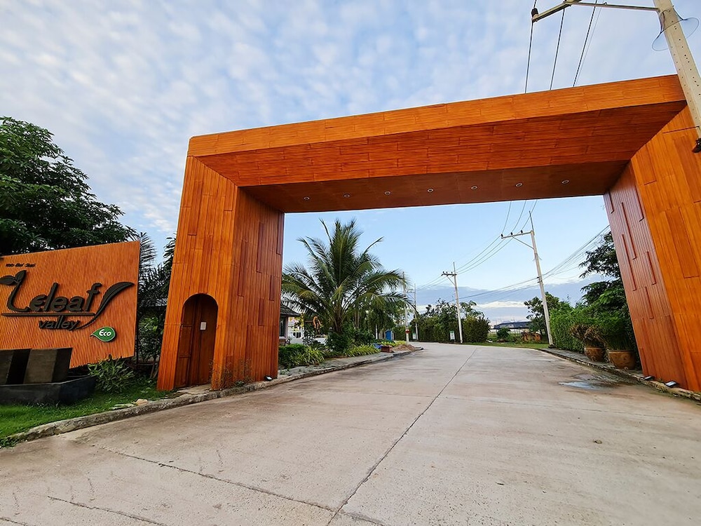 Jira Pool Villa 61/67