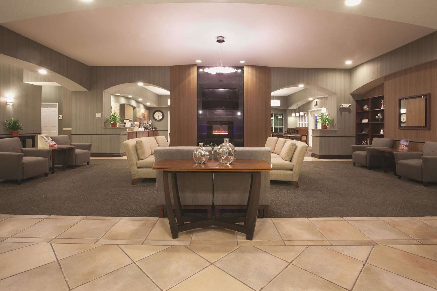 La Quinta Inn & Suites by Wyndham Albuquerque Midtown 34/57