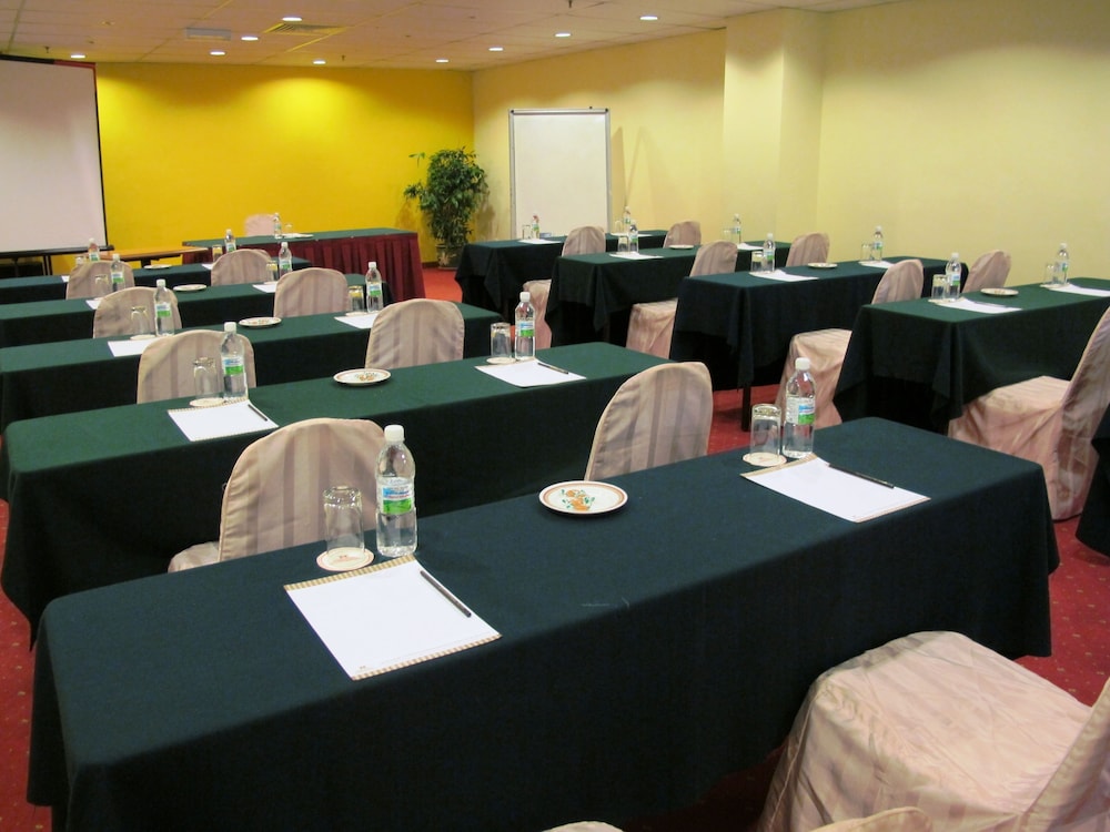 HOTEL GRAND CONTINENTAL KUCHING 82/89