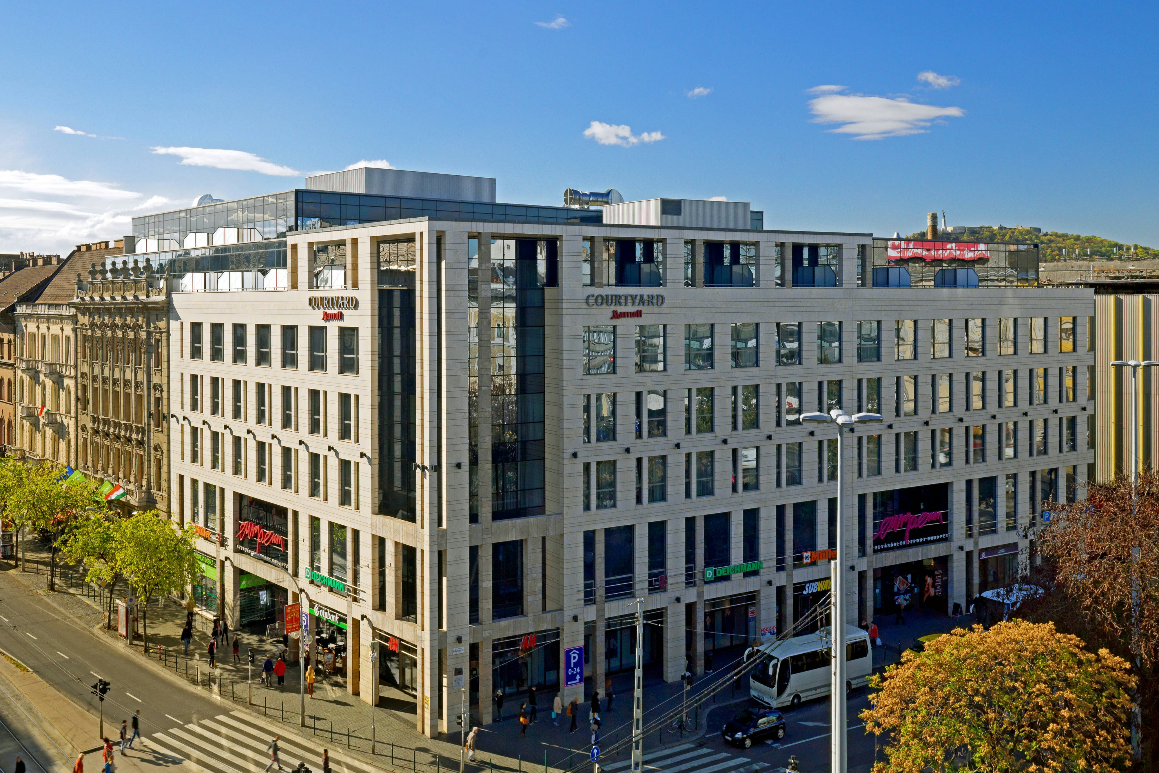 Courtyard By Marriott Budapest City Center Hotel 1/45