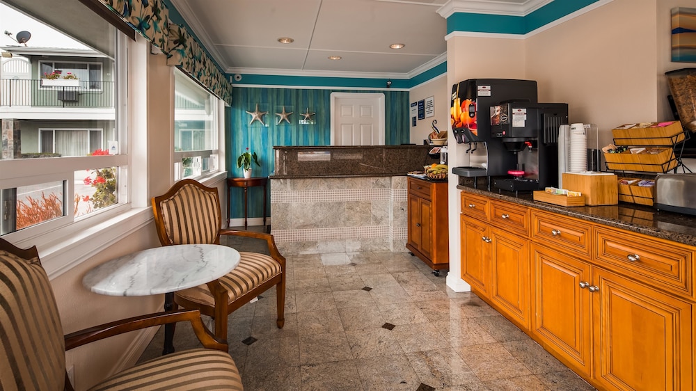 Best Western Tradewinds 8/48