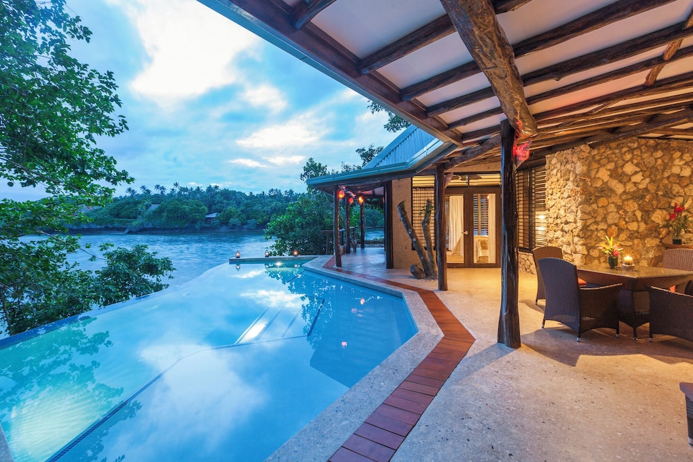 Savasi Island Resort 30/56
