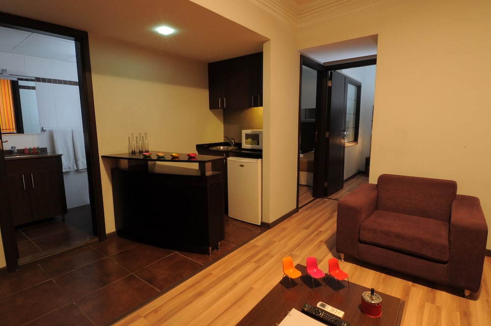 Suite Hotel Merlot 1/16
