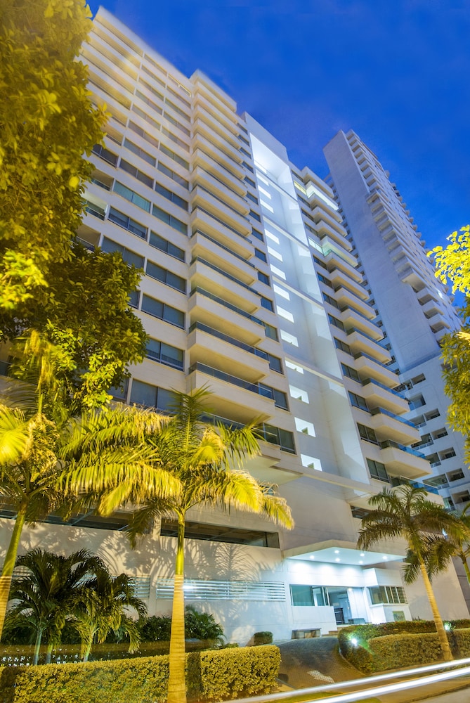 Travelers Suites Orange Cartagena photo4