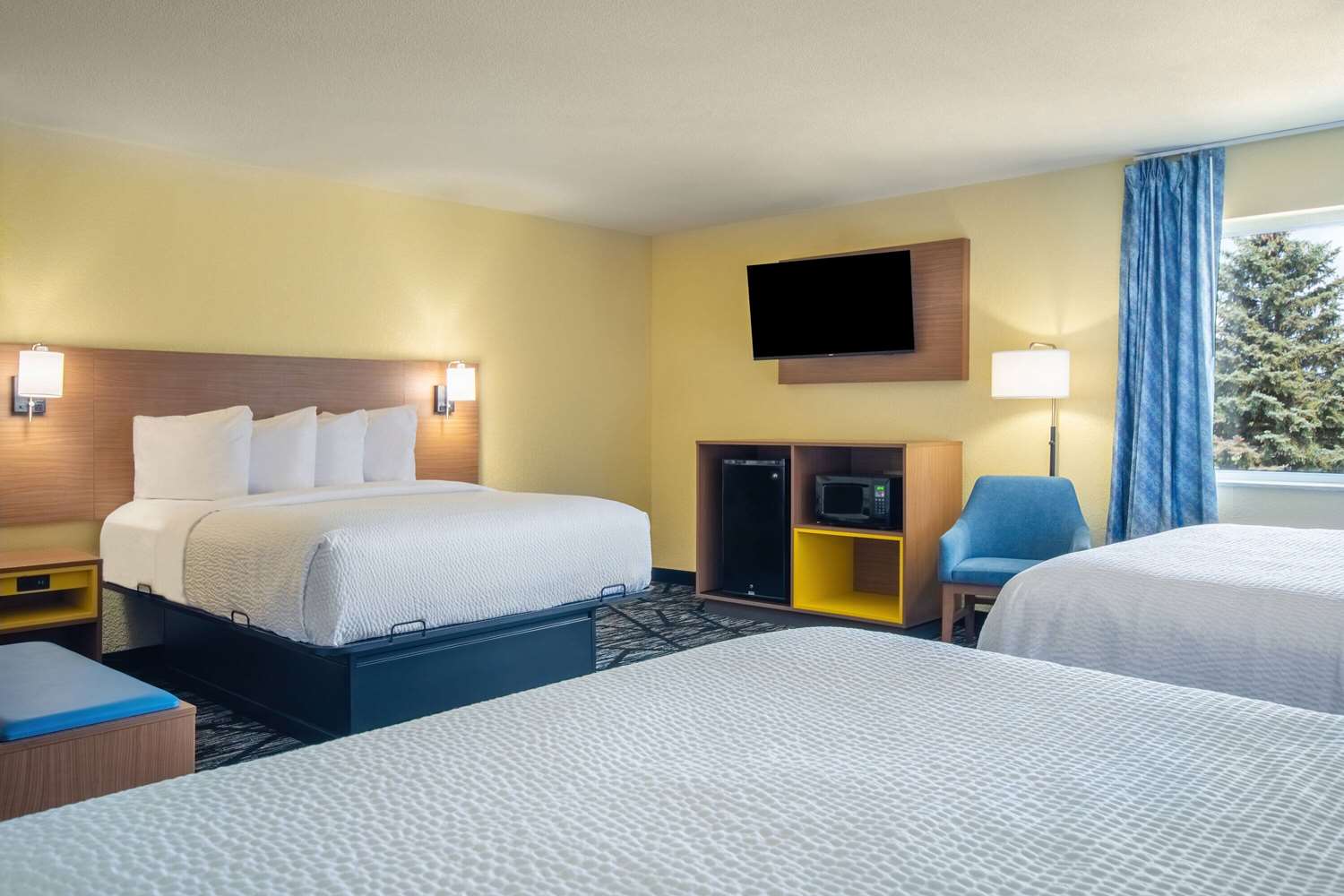 Days Inn by Wyndham Evansdale Waterloo 18/40