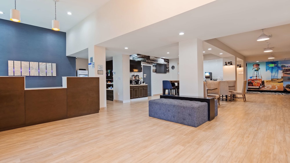 Best Western Plus New Barstow Inn & Suites 10/34