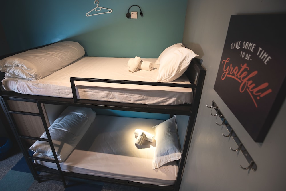 Vibrant Hostel 25/50