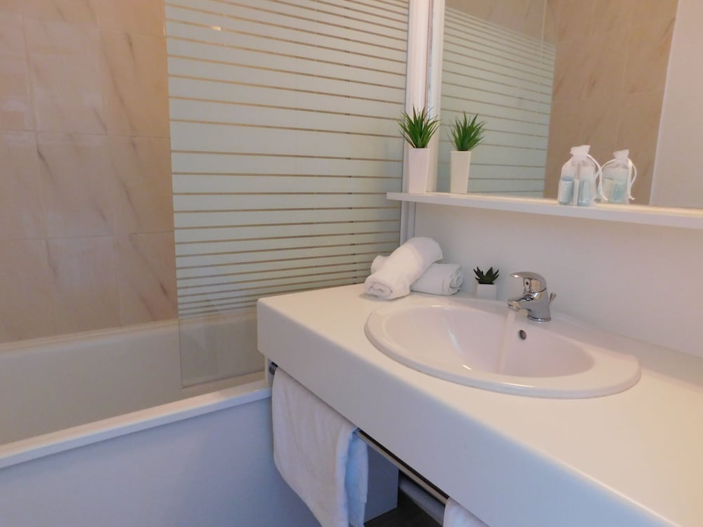 Residence New Rochelle 49/54
