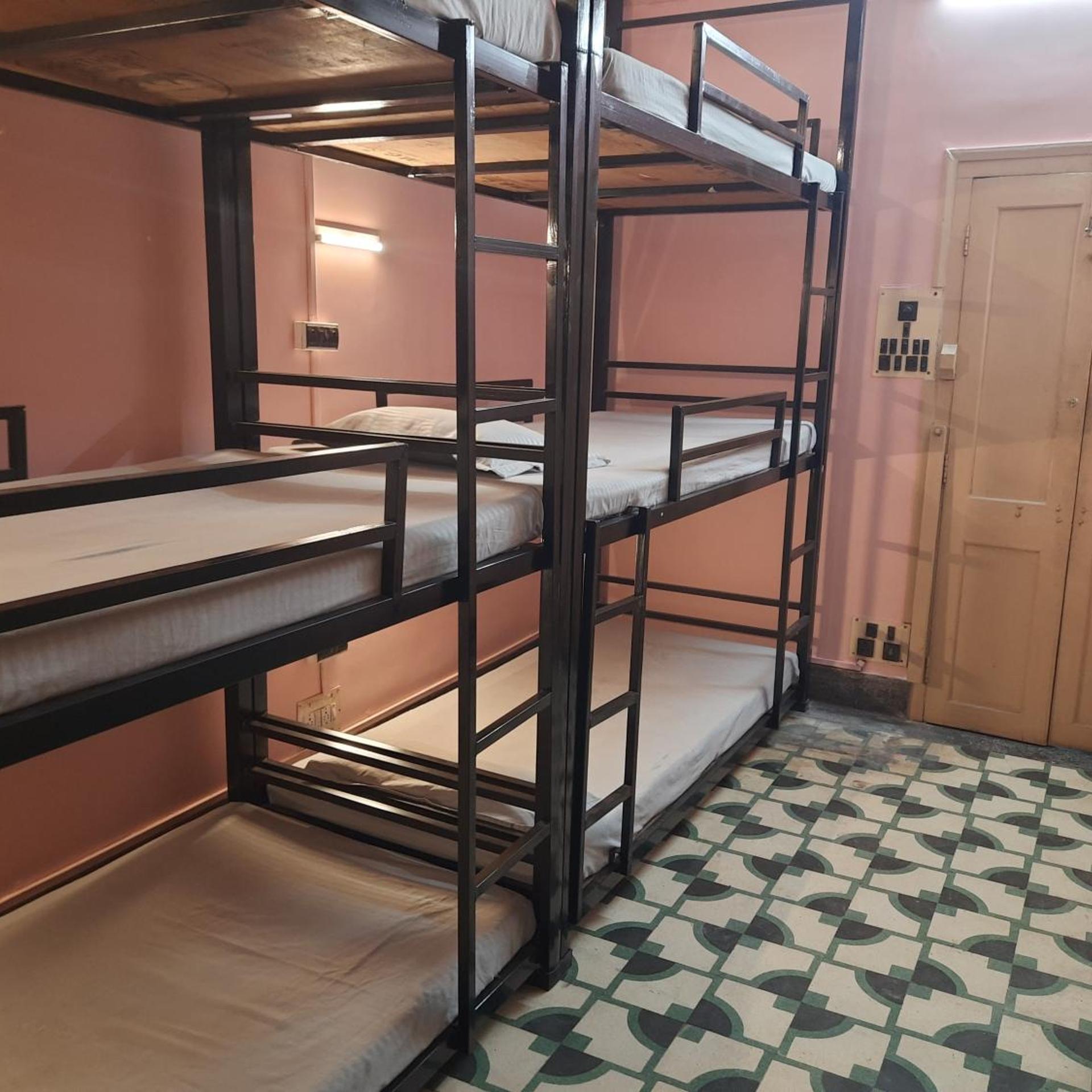 Bubble Beds Hostel 46/54