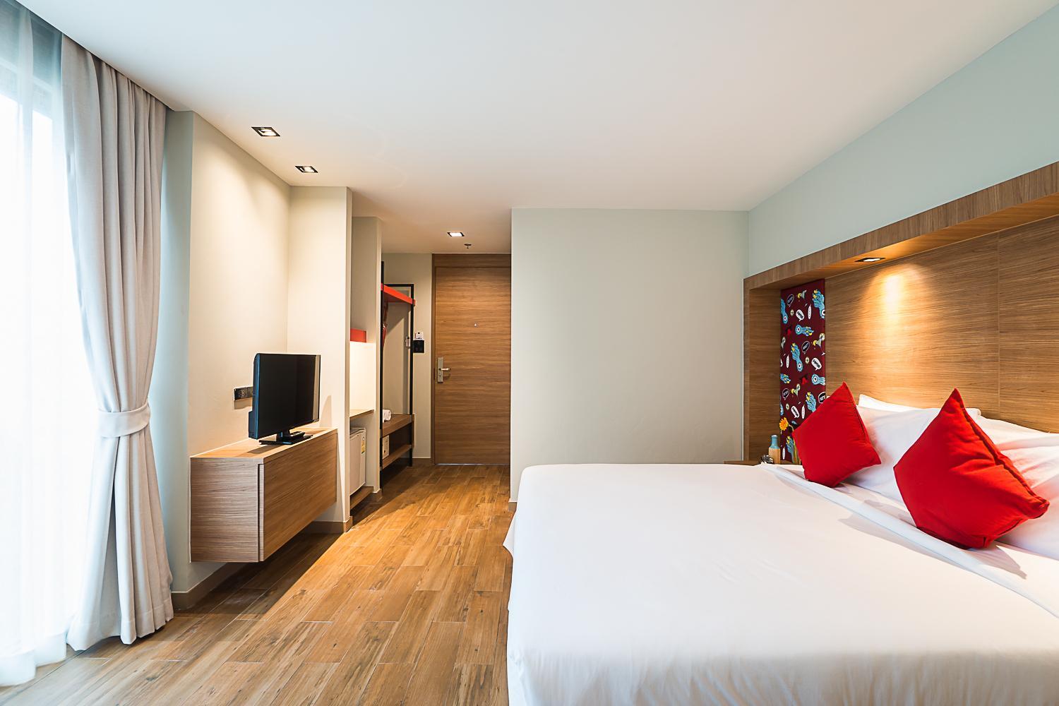 Deluxe, Double or Twin Bed