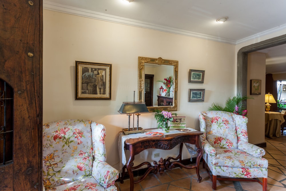 Hotel Los Robles 46/62